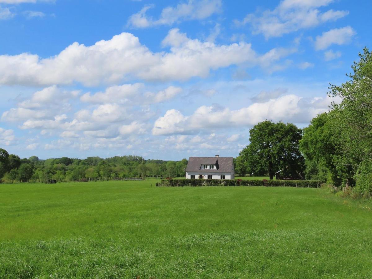 La Maison Aux Pignons Verts La Chapelle-Saint-Aubert Kültér fotó